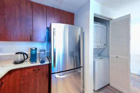 Condo in West Palm Beach, Florida, 1 bedroom  № 1020144 - photo 21