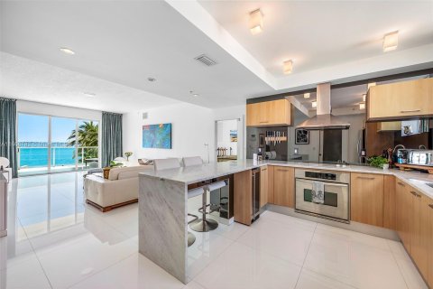 Copropriété à vendre à Miami Beach, Floride: 2 chambres, 140.56 m2 № 1380591 - photo 1