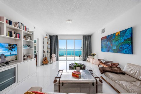 Condo in Miami Beach, Florida, 2 bedrooms  № 1380591 - photo 7