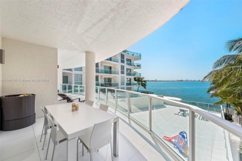 Condo in Miami Beach, Florida, 2 bedrooms  № 1380591 - photo 27