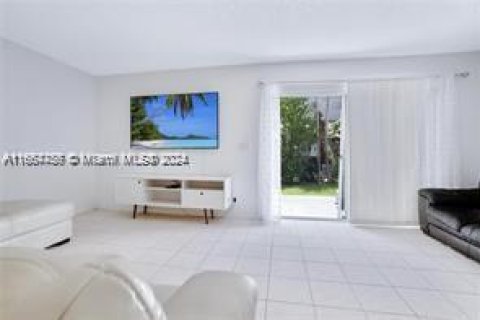 Casa en venta en Deerfield Beach, Florida, 3 dormitorios, 128.76 m2 № 1377601 - foto 11