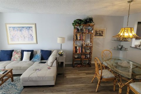 Condominio en venta en Margate, Florida, 2 dormitorios, 92.9 m2 № 1045334 - foto 17
