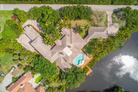 Villa ou maison à vendre à North Palm Beach, Floride: 7 chambres, 1083.05 m2 № 1047690 - photo 24