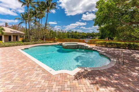 Villa ou maison à vendre à North Palm Beach, Floride: 7 chambres, 1083.05 m2 № 1047690 - photo 2