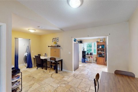 House in Land O' Lakes, Florida 4 bedrooms, 121.52 sq.m. № 1380972 - photo 4