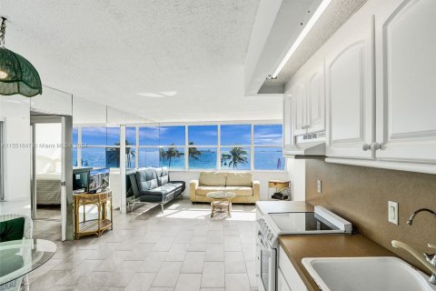 Condo in Fort Lauderdale, Florida, 1 bedroom  № 1070068 - photo 12