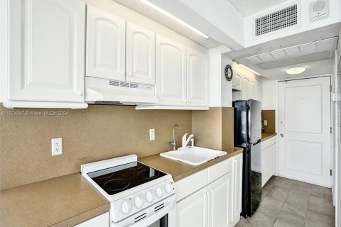 Condo in Fort Lauderdale, Florida, 1 bedroom  № 1070068 - photo 15