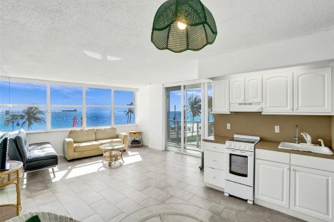 Condo in Fort Lauderdale, Florida, 1 bedroom  № 1070068 - photo 14