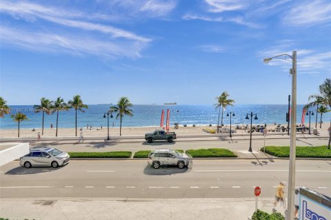 Condo in Fort Lauderdale, Florida, 1 bedroom  № 1070068 - photo 23