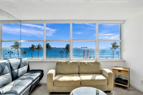 Condo in Fort Lauderdale, Florida, 1 bedroom  № 1070068 - photo 19