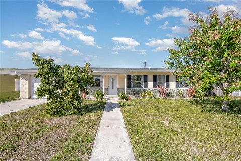 Villa ou maison à vendre à Merrit Island, Floride: 4 chambres, 168.52 m2 № 1192227 - photo 3