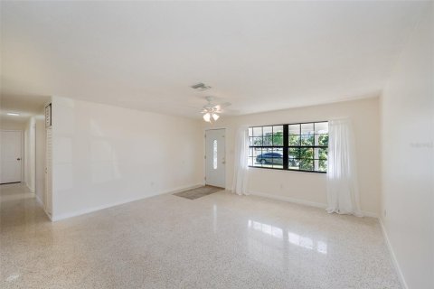 Villa ou maison à vendre à Merrit Island, Floride: 4 chambres, 168.52 m2 № 1192227 - photo 6