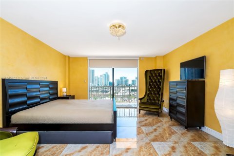 Condominio en venta en Sunny Isles Beach, Florida, 3 dormitorios, 210.61 m2 № 1057698 - foto 30