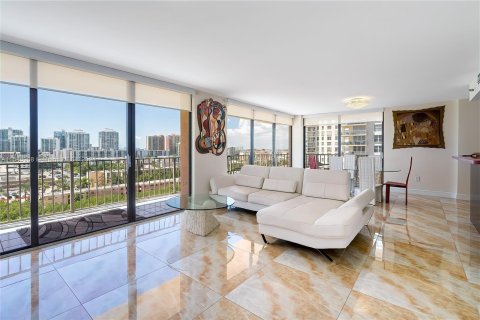 Copropriété à vendre à Sunny Isles Beach, Floride: 3 chambres, 210.61 m2 № 1057698 - photo 1