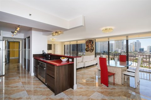 Copropriété à vendre à Sunny Isles Beach, Floride: 3 chambres, 210.61 m2 № 1057698 - photo 5