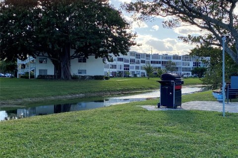 Condo in Deerfield Beach, Florida, 1 bedroom  № 1022287 - photo 20