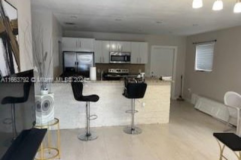 Casa en venta en Miami, Florida, 3 dormitorios, 94.02 m2 № 1375576 - foto 15