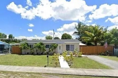 House in Miami, Florida 3 bedrooms, 94.02 sq.m. № 1375576 - photo 14