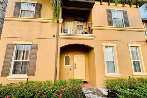 Townhouse in Davenport, Florida 3 bedrooms, 138.61 sq.m. № 1346339 - photo 1