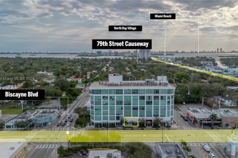 Commercial property in Miami, Florida № 1354636 - photo 3