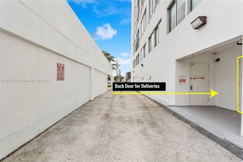 Propiedad comercial en venta en Miami, Florida № 1354636 - foto 5