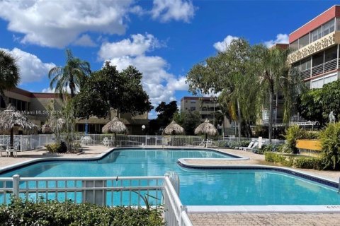 Condo in Plantation, Florida, 2 bedrooms  № 1238851 - photo 14