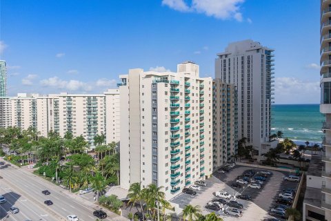 Condominio en venta en Hollywood, Florida, 2 dormitorios, 131.92 m2 № 1054901 - foto 4