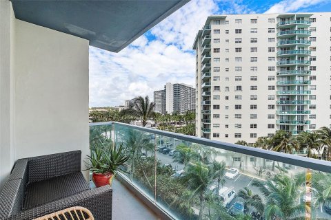 Copropriété à vendre à Hollywood, Floride: 2 chambres, 131.92 m2 № 1054901 - photo 6