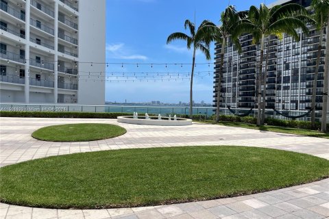 Condominio en venta en Miami, Florida, 2 dormitorios, 107.58 m2 № 1099360 - foto 27