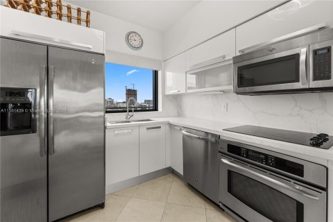 Condo in Miami, Florida, 2 bedrooms  № 1099360 - photo 6