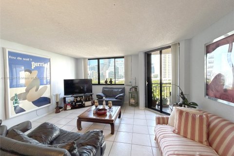 Copropriété à vendre à Miami, Floride: 2 chambres, 88.26 m2 № 1072928 - photo 6