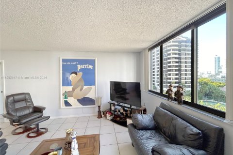 Copropriété à vendre à Miami, Floride: 2 chambres, 88.26 m2 № 1072928 - photo 4