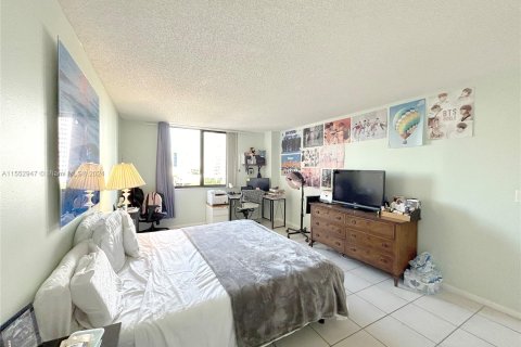 Copropriété à vendre à Miami, Floride: 2 chambres, 88.26 m2 № 1072928 - photo 15