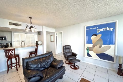 Copropriété à vendre à Miami, Floride: 2 chambres, 88.26 m2 № 1072928 - photo 8