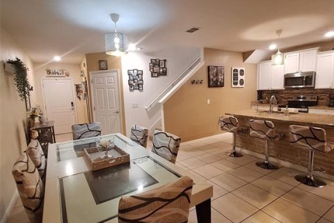 Townhouse in Kissimmee, Florida 4 bedrooms, 189.8 sq.m. № 1259758 - photo 8