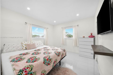 Villa ou maison à vendre à Miami, Floride: 3 chambres, 88.07 m2 № 1080112 - photo 9