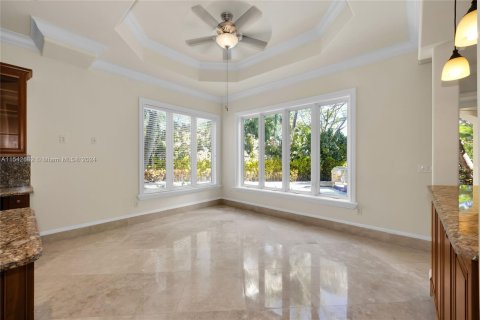 House in Miami, Florida 6 bedrooms, 515.61 sq.m. № 1040062 - photo 14