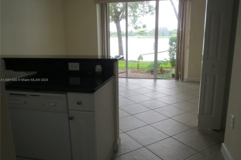 Condo in Cutler Bay, Florida, 3 bedrooms  № 1067949 - photo 7