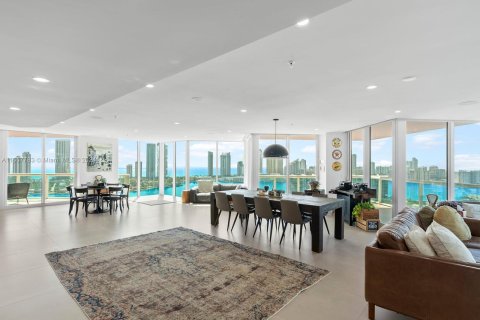 Condo in Aventura, Florida, 4 bedrooms  № 1370390 - photo 25