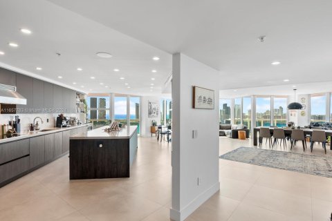 Condo in Aventura, Florida, 4 bedrooms  № 1370390 - photo 3