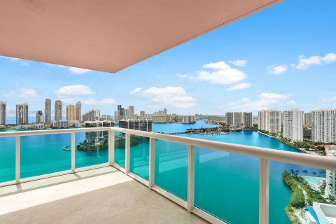 Condominio en venta en Aventura, Florida, 4 dormitorios, 379.04 m2 № 1370390 - foto 26