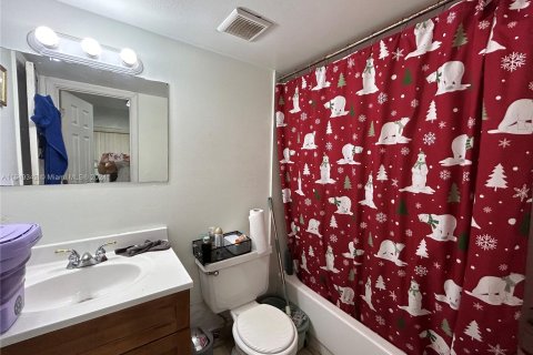 Condo in Miami, Florida, 2 bedrooms  № 1331772 - photo 7