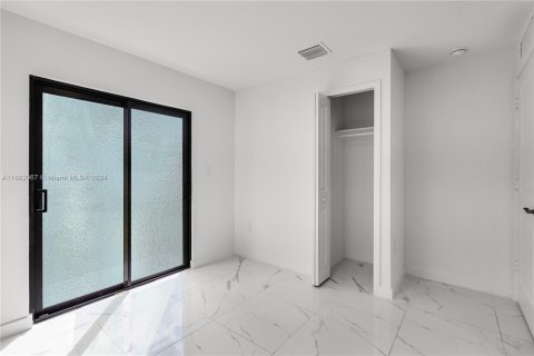 Casa en venta en Miami, Florida, 3 dormitorios, 120.77 m2 № 1413826 - foto 13