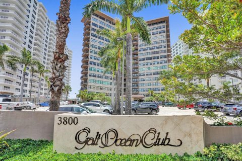 Condo in Fort Lauderdale, Florida, 1 bedroom  № 1060297 - photo 2