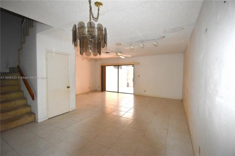 Adosado en venta en Pembroke Pines, Florida, 3 dormitorios, 136.75 m2 № 1330815 - foto 7