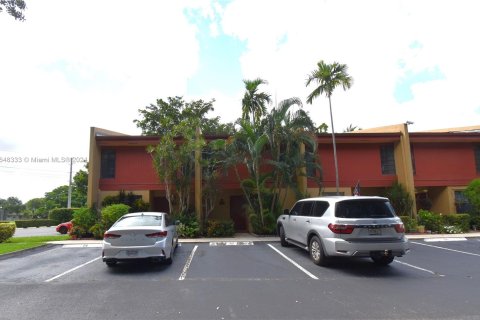 Adosado en venta en Pembroke Pines, Florida, 3 dormitorios, 136.75 m2 № 1330815 - foto 2