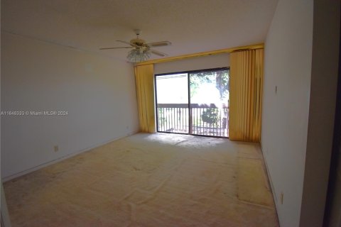 Adosado en venta en Pembroke Pines, Florida, 3 dormitorios, 136.75 m2 № 1330815 - foto 9