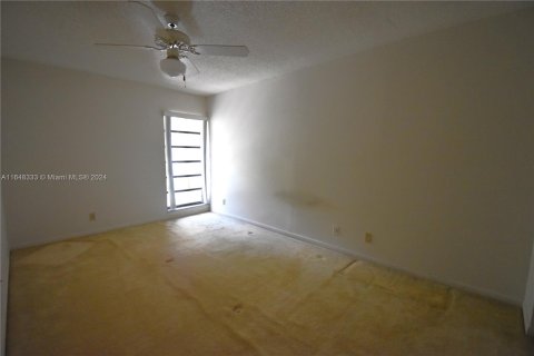 Adosado en venta en Pembroke Pines, Florida, 3 dormitorios, 136.75 m2 № 1330815 - foto 12