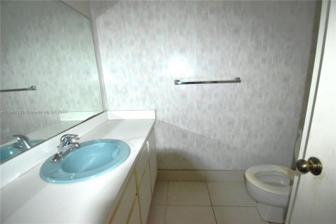 Adosado en venta en Pembroke Pines, Florida, 3 dormitorios, 136.75 m2 № 1330815 - foto 16