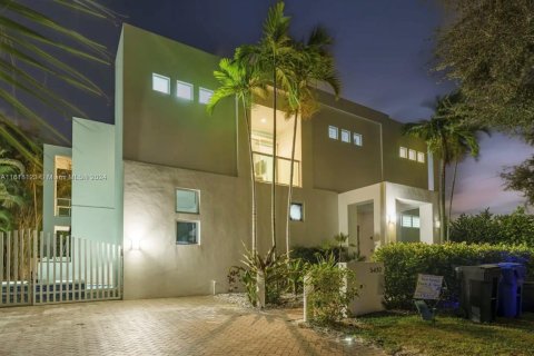 Villa ou maison à vendre à Fort Lauderdale, Floride: 7 chambres, 404.59 m2 № 1239389 - photo 23